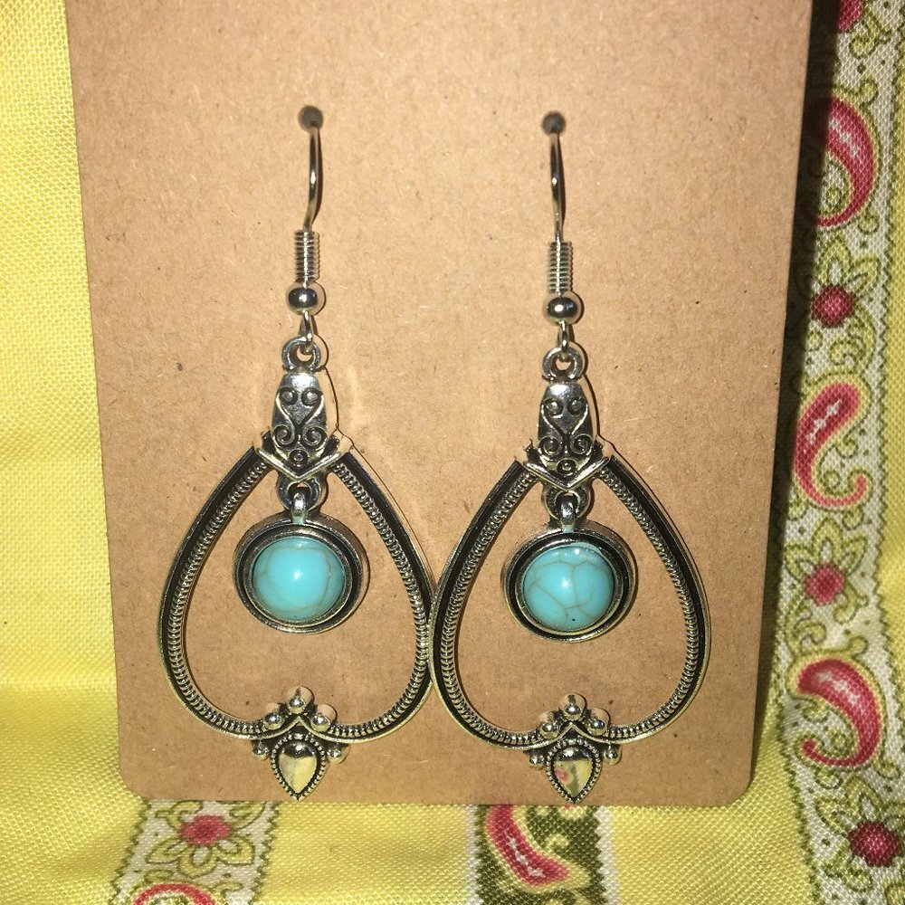 Vintage Inverted Heart Bohemian Blue Stone Drop Earring NWOT - Picture 1 of 6